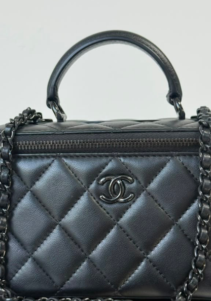 Vanity Case With Handle
