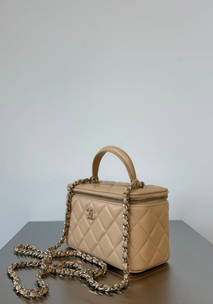 Vanity Case With Handle