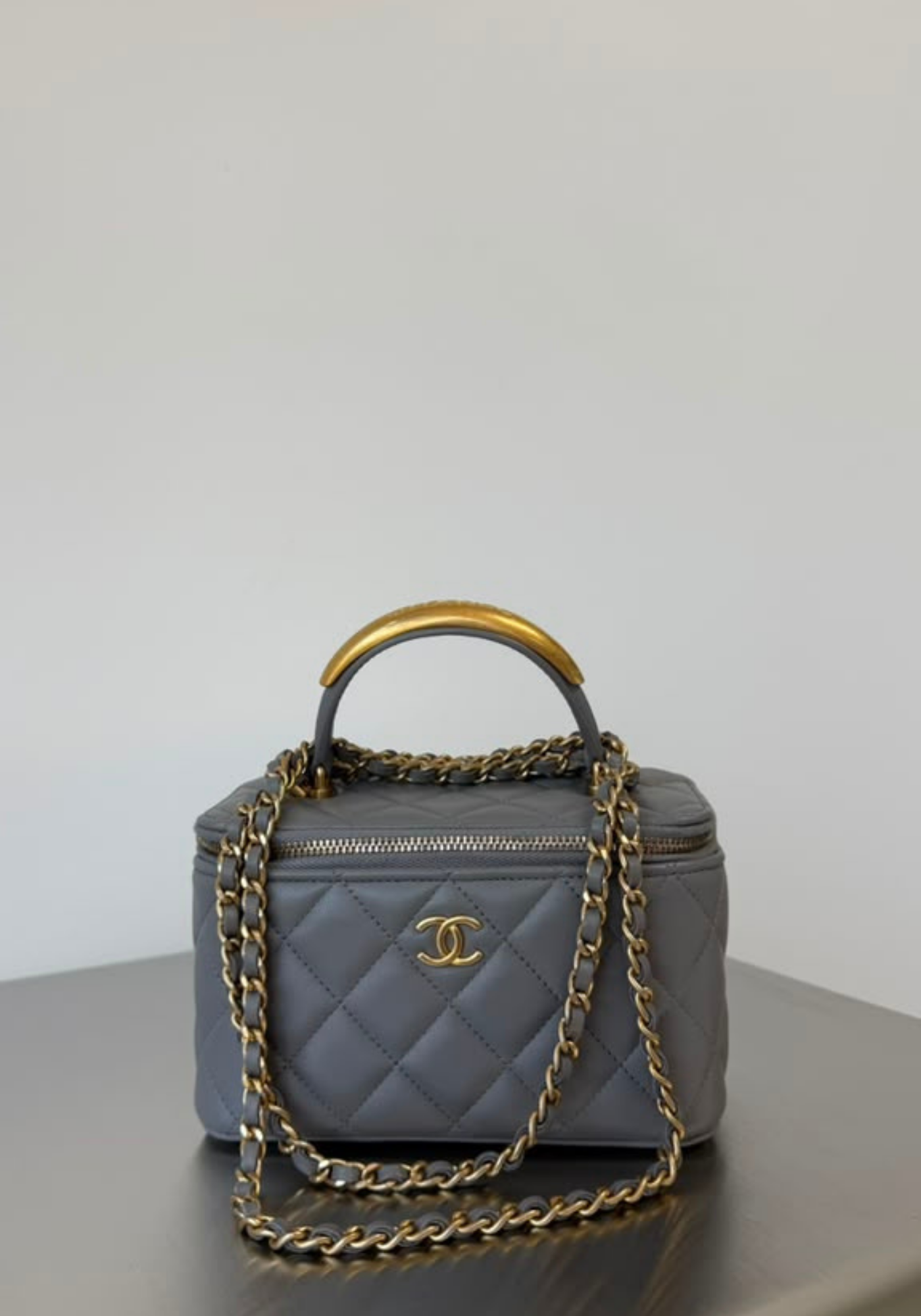 Vanity Case With Handle