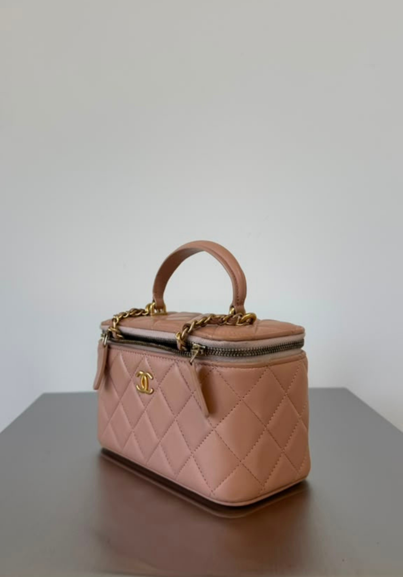 Vanity Case With Handle