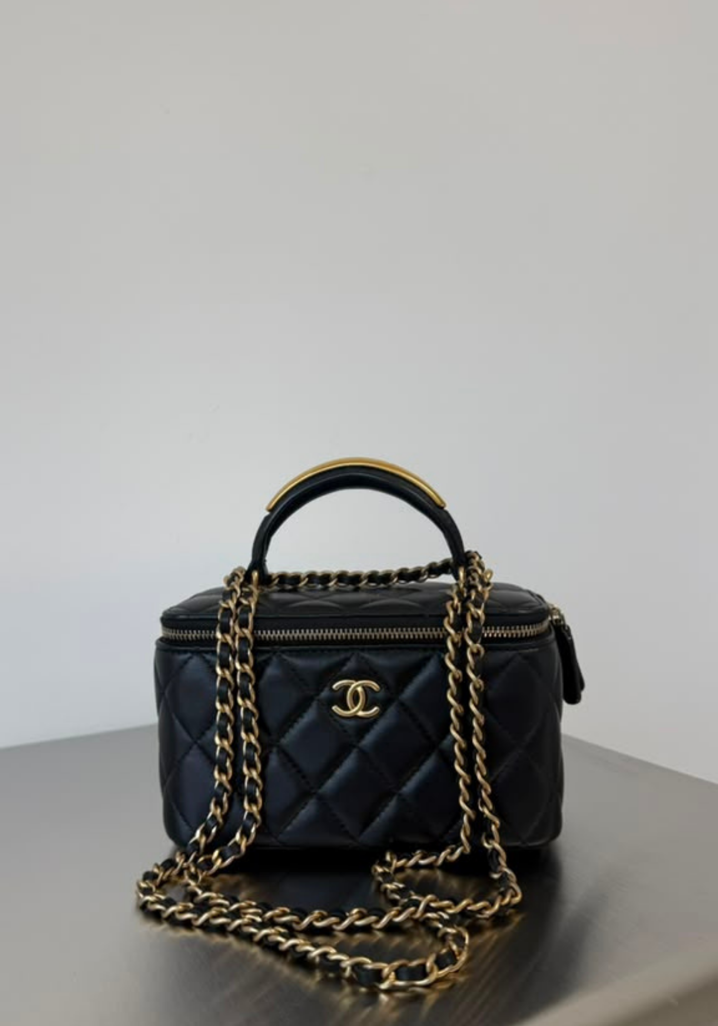 Vanity Case With Handle