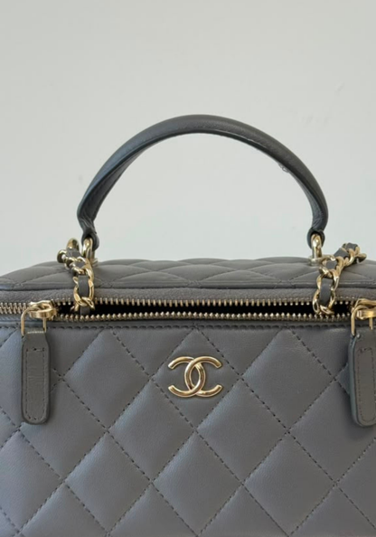 Vanity Case With Handle