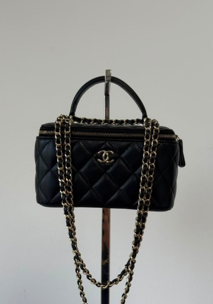Vanity Case With Handle